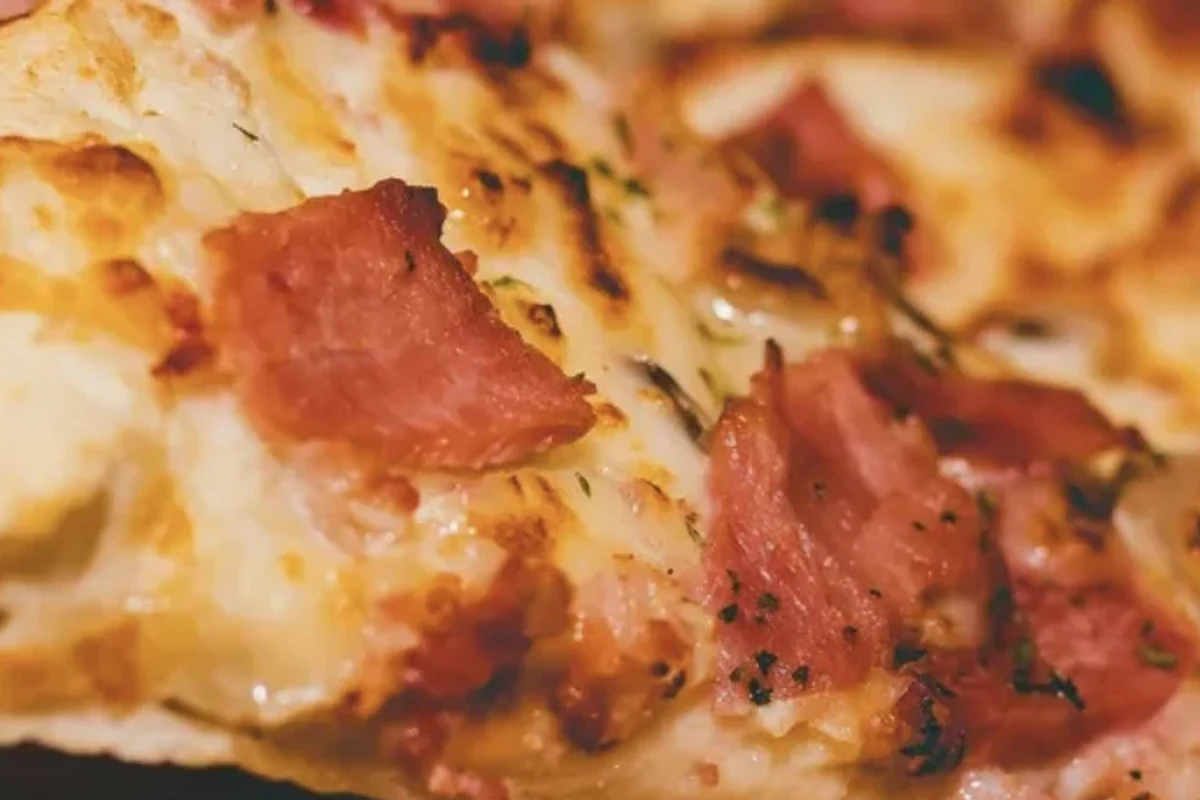 Closeup of a Citrolas pizza slice